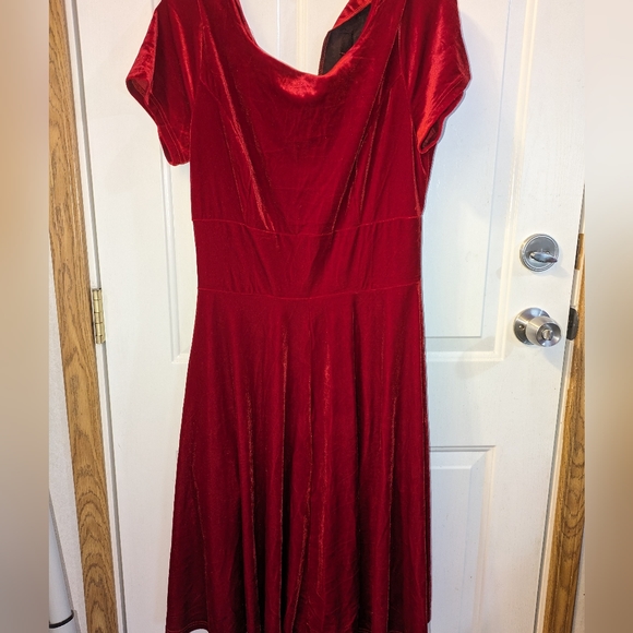 Twee style retro cherry velvet 50s dress - Picture 3 of 6